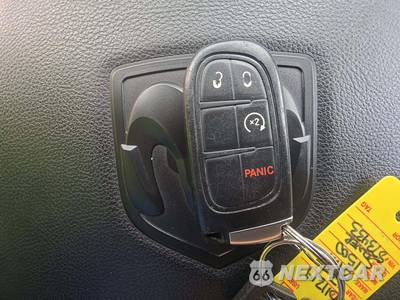 2017 Ram 1500 Laramie Crew Cab Short Bed - zdjęcie 5 z 19 - miniatura