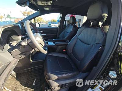 2025 Toyota Sienna XSE 7-Passenger - zdjęcie 6 z 22 - miniatura