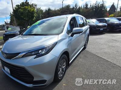 2024 Toyota Sienna LE 8-Passenger