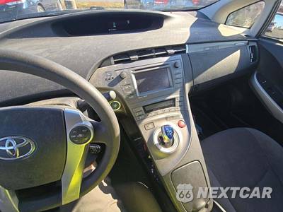 2013 Toyota Prius Plug-In Hybrid - zdjęcie 7 z 22 - miniatura