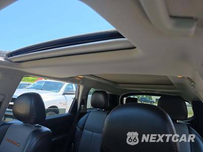 2020 Nissan Pathfinder SL - zdjęcie 11 z 37 - miniatura