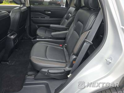 2022 Nissan Pathfinder SL - zdjęcie 13 z 31 - miniatura