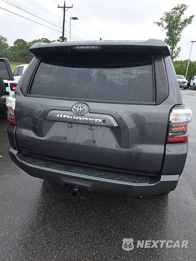 2018 Toyota 4Runner SR5 - zdjęcie 27 z 35 - miniatura