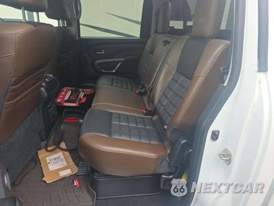 2016 Nissan TITAN XD Platinum Reserve Crew Cab Medium Bed - zdjęcie 13 z 24 - miniatura
