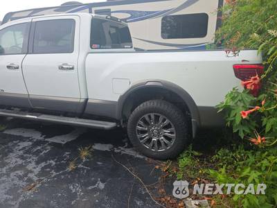 2016 Nissan TITAN XD Platinum Reserve Crew Cab Medium Bed - zdjęcie 2 z 24 - miniatura