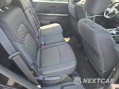 2024 Nissan Pathfinder SV - zdjęcie 17 z 39 - miniatura