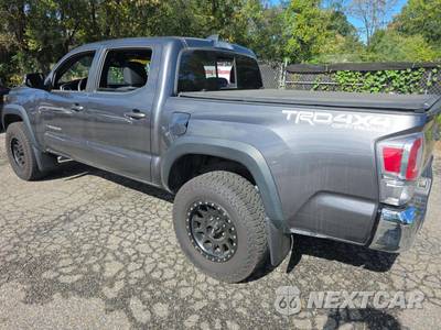 2020 Toyota Tacoma TRD Off-Road Crew Cab Medium Bed - zdjęcie 2 z 35 - miniatura