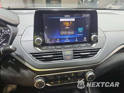2021 Nissan Altima SR - zdjęcie 10 z 30 - miniatura