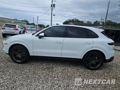 2020 Porsche Cayenne - zdjęcie 3 z 28 - miniatura
