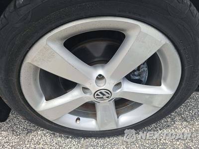 2008 Volkswagen New Beetle Coupe Triple White Hatchback - zdjęcie 23 z 25 - miniatura