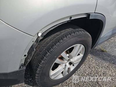2013 Volkswagen Tiguan S w/Sunroof - zdjęcie 26 z 31 - miniatura