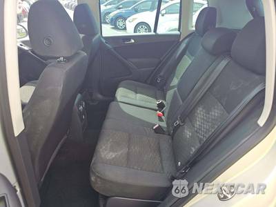 2013 Volkswagen Tiguan S w/Sunroof - zdjęcie 10 z 31 - miniatura