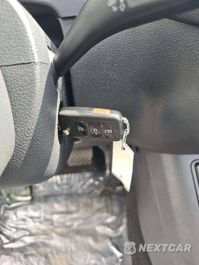 2013 Volkswagen Tiguan S w/Sunroof - zdjęcie 5 z 31 - miniatura