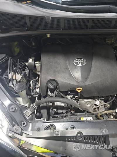 2020 Toyota Sienna LE 8-Passenger 119.3" WB - zdjęcie 29 z 32 - miniatura