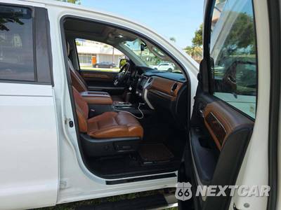 2019 Toyota Tundra 1794 Edition Crew Cab Short Bed - zdjęcie 18 z 33 - miniatura