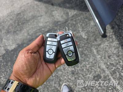 2021 Ford Explorer XLT - zdjęcie 8 z 27 - miniatura