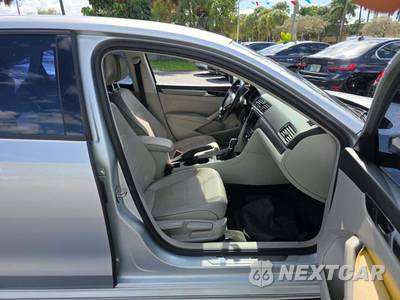 2018 Volkswagen Passat 2.0T R-Line - zdjęcie 18 z 33 - miniatura