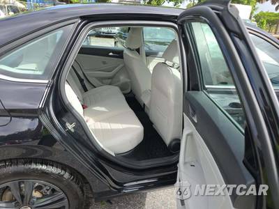 2023 Volkswagen Jetta SE - zdjęcie 16 z 22 - miniatura