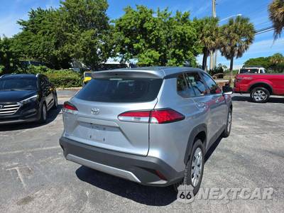 2022 Toyota Corolla Cross L - zdjęcie 3 z 23 - miniatura