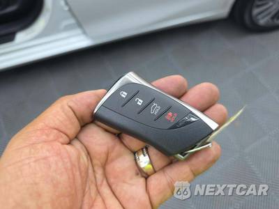 2019 Lexus ES 350 - zdjęcie 8 z 23 - miniatura