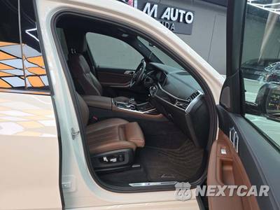 2020 BMW X7 Sports Activity Vehicle M50i - zdjęcie 19 z 25 - miniatura