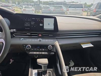 2024 Hyundai Elantra SEL - zdjęcie 7 z 34 - miniatura