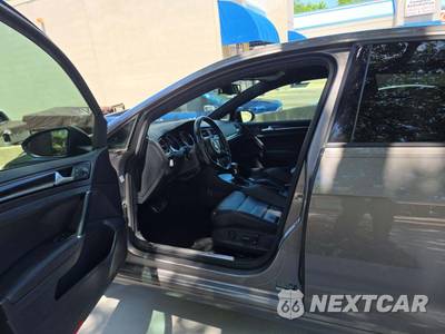 2016 Volkswagen Golf R Hatchback - zdjęcie 3 z 28 - miniatura