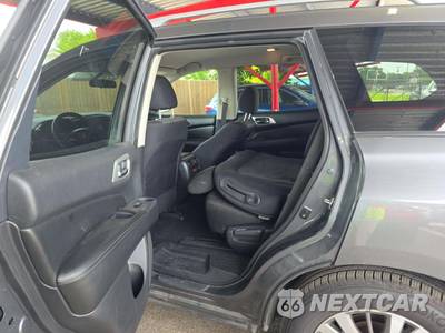 2019 Nissan Pathfinder S - zdjęcie 13 z 30 - miniatura