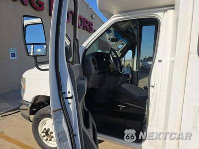 2018 Ford Super Duty E-350 Cutaway DRW - zdjęcie 6 z 23 - miniatura