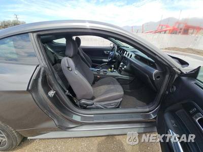 2020 Ford Mustang GT Coupe - zdjęcie 15 z 17 - miniatura