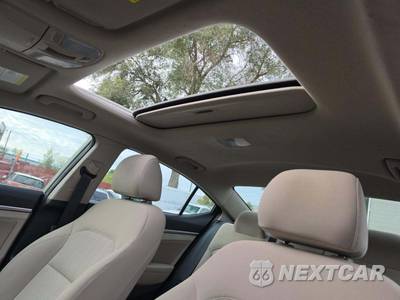 2017 Hyundai Elantra Value Edition Sedan - zdjęcie 11 z 27 - miniatura