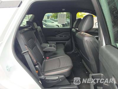 2026 Nissan Pathfinder Rock Creek - zdjęcie 17 z 22 - miniatura