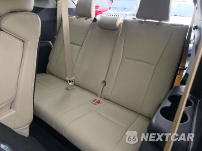 2025 Toyota Highlander Hybrid XLE - zdjęcie 14 z 22 - miniatura