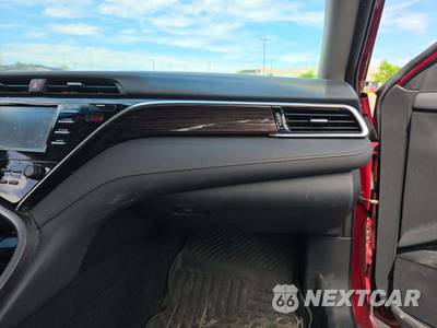 2018 Toyota Camry LE - zdjęcie 16 z 26 - miniatura