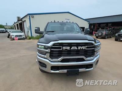 2025 Ram 3500 Cab Chassis Tradesman Regular Cab DRW - zdjęcie 2 z 20 - miniatura