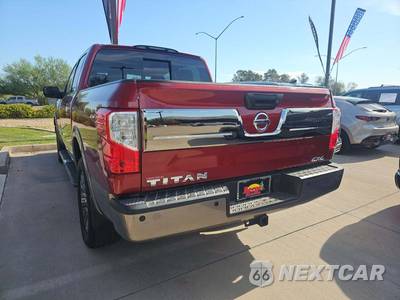 2019 Nissan TITAN Platinum Reserve Crew Cab Short Bed - zdjęcie 2 z 28 - miniatura