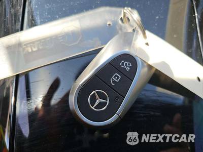 2023 Mercedes-Benz C 300 Sedan - zdjęcie 8 z 21 - miniatura