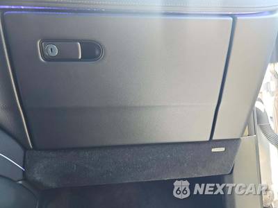 2025 Mercedes-Benz G 550 4MATIC - zdjęcie 19 z 22 - miniatura