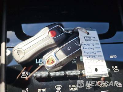2024 Porsche Cayenne E-Hybrid - zdjęcie 8 z 22 - miniatura
