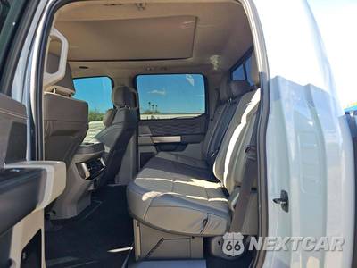 2025 Ford Super Duty F-450 Platinum Crew Cab Long Bed DRW - zdjęcie 13 z 23 - miniatura