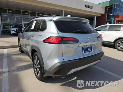 2022 Toyota Corolla Cross XLE - zdjęcie 2 z 24 - miniatura