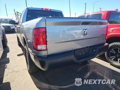 2019 Ram 1500 Classic Tradesman Crew Cab Short Bed - zdjęcie 2 z 24 - miniatura