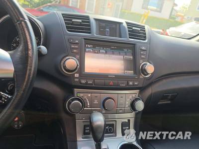 2012 Toyota Highlander SE - zdjęcie 10 z 24 - miniatura