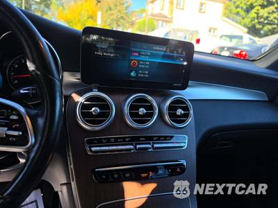 2021 Mercedes-Benz GLC 300 4MATIC - zdjęcie 7 z 22 - miniatura