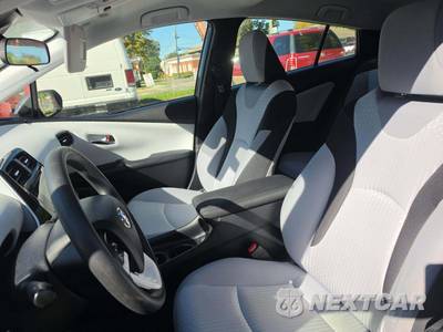 2017 Toyota Prius Two - zdjęcie 3 z 17 - miniatura