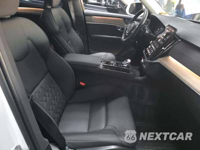 2025 Volvo XC90 Plus 7-Passenger - zdjęcie 19 z 23 - miniatura
