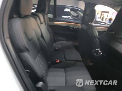 2025 Volvo XC90 Plus 7-Passenger - zdjęcie 17 z 23 - miniatura