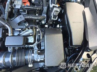 2025 Toyota Camry SE - zdjęcie 24 z 26 - miniatura