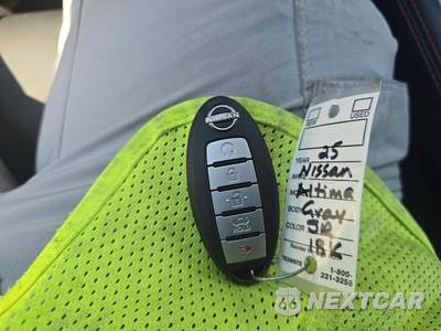 2025 Nissan Altima SR - zdjęcie 5 z 19 - miniatura