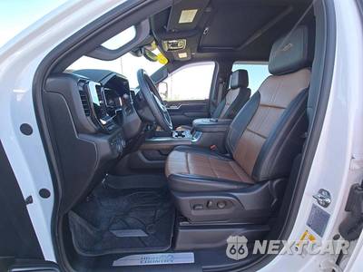 2025 Chevrolet Silverado 3500HD High Country Crew Cab Long Bed 3LZ DRW - zdjęcie 3 z 19 - miniatura